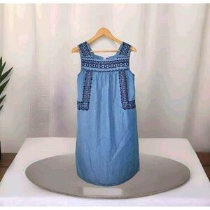 Beachlunchlounge Dress Size M Chambray Blue Embroidered Boho Tank Style‎ Casual